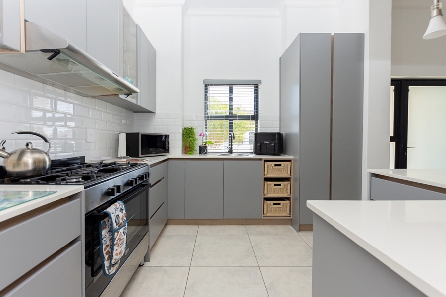 3 Bedroom Property for Sale in Sandy Point Western Cape